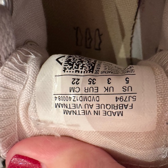 Converse - Picture 4 of 4